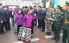 Quảng Ninh: Bàn giao 8 nạn nhân bị lừa bán sang Trung Quốc