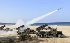 Triều Tiên khai hỏa 3 tên lửa chống hạm, tập trận ‘siêu hiện đại’