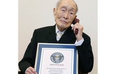 Người đàn ông già nhất thế giới qua đời ở tuổi 112