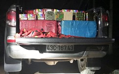 CSGT Nghệ An bắt gọn xe bán tải chở gần nửa tấn pháo lậu