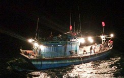 Cứu thành công 10 thuyền viên gặp nạn trên biển Nghệ An
