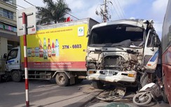 Xe tải gây tai nạn liên hoàn trên QL1A, 2 người nguy kịch