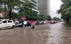 CSGT Hà Nội huy động 100% quân số chống ùn tắc vì mưa lớn