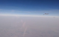 VIDEO: Chiến đấu cơ Nga chặn máy bay Mỹ tại Syria