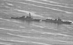 VIDEO: Tàu chiến Mỹ-Trung suýt va chạm trên Biển Đông