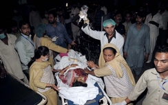 Ảnh hiện trường vụ đánh bom đẫm máu tại Pakistan