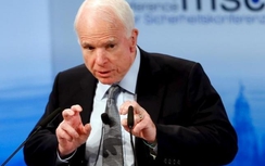 Thượng Nghị sĩ McCain thừa nhận "nhỡ miệng" khi chỉ trích Tổng thống