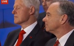 Donald Trump đá xéo Bill Clinton ngủ gật vì bài phát biểu của vợ