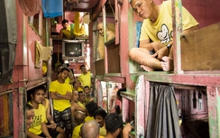 Mục sở thị nhà tù đông như kiến tại Philippines