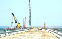 Mỹ đưa các công ty Nga xây cầu nối Crimea vào danh sách đen
