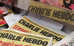 Tạp chí Charlie Hebdo bị kiện vì biếm họa nạn nhân động đất