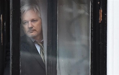 WikiLeaks bất ngờ hủy "bom tấn" hạ gục bà Clinton
