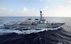 Mỹ bắn cảnh báo tàu tấn công nhanh của Iran