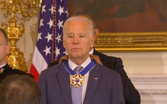 Tổng thống Obama trao tặng Phó tổng thống Biden huân chương tự do