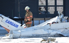 Hai máy bay rơi xuống trung tâm thương mại Canada