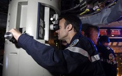Cận cảnh Tổng thống Pháp thăm quan tàu ngầm hạt nhân đáng gờm
