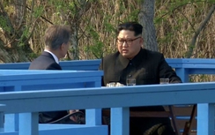 Video cuộc nói chuyện riêng trên cầu giữa lãnh đạo Hàn-Triều