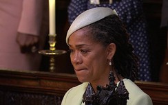 Video mẹ cô dâu Meghan Markle nén nước mắt trong lễ cưới Hoàng gia