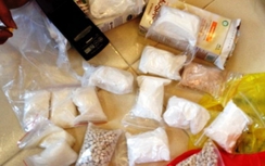 Bắt hai vợ chồng người Lào chuẩn bị đưa 23,5kg heroin vào Việt Nam