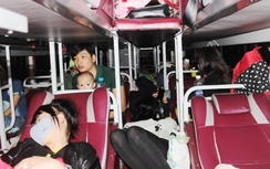 CSGT Ninh Bình xử lý hàng chục xe khách nhồi nhét