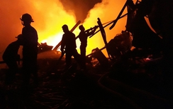 Cháy lớn xuyên đêm ở Thanh Hóa: Do chập điện?