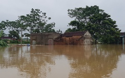 Chùm ảnh: Hàng nghìn hộ dân ở Thanh Hóa chìm trong nước lũ