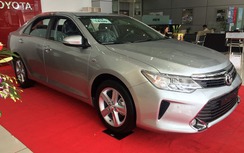 Xả hàng tồn, Camry giảm giá tới 180 triệu đồng