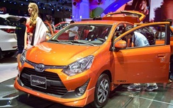 Hàng loạt xe nhập Toyota “lỡ hẹn” với khách hàng Việt