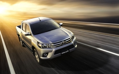 Toyota Hilux cải tiến chính thức được bán, rẻ hơn gần trăm triệu