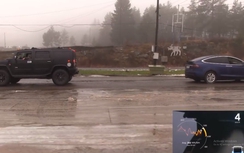 Video: Vua địa hình Hummer H2 so tài cùng Tesla Model X