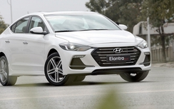 Giá lăn bánh Hyundai Elantra Sport 2018 mới nhất