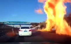 Video: Xe chở dầu gặp tai nạn bốc lửa ngùn ngụt trên cao tốc