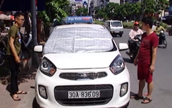 Video: Tài xế ô tô chống chọi với “chảo lửa” tại Hà Nội