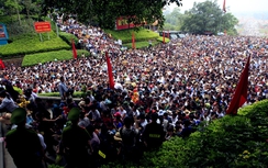 3 triệu người chen chân dâng hương tại đền Hùng