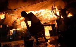 Gần 1.000 ngôi nhà bị phá hủy trong vụ cháy lớn ở Philippines