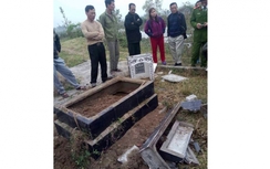 Quảng Ninh: Nhiều ngôi mộ bị đào phá giữa ban ngày