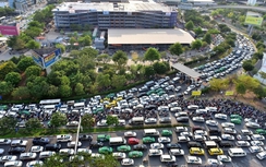 Hiến kế chống kẹt xe đường vào sân bay Tân Sơn Nhất
