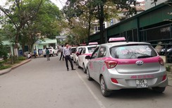 Bị tố độc quyền taxi, Bệnh viện Bạch Mai nói gì?