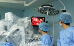 Cứu thành công sản phụ mang song thai nhờ phẫu thuật robot