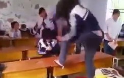 Lại xuất hiện clip nữ sinh dùng ghế đánh bạn dã man trong lớp