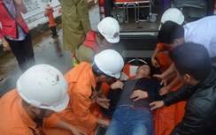 Vượt sóng gió cứu thuyền viên Trung Quốc gặp nạn trên biển Việt Nam