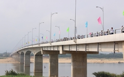 Khánh thành cây cầu gần 500 tỷ "nối những bờ vui" sông Thu Bồn