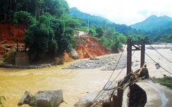 Lào Cai: Khẩn trương sửa chữa cầu treo bị lũ cuốn trôi
