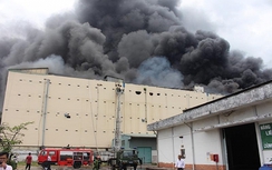 Cháy ô tô trong ga ra ở khu công nghiệp Bắc Duyên Hải