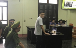 Phóng viên gặp khó khi tác nghiệp tại phiên tòa xử Lê Duy Phong