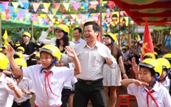 Giám đốc Sở GTVT nhảy Flashmob khi phát động đội MBH cho trẻ em
