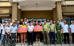 Báo Xây dựng thăm và tặng quà cho các đồng chí thương binh, gia đình chính sách bị ảnh hưởng bão lũ tại Yên Bái