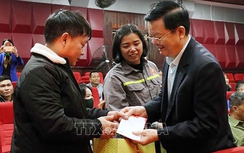 Tặng quà Tết ý nghĩa cho công nhân lao động ở Thái Nguyên và Bắc Giang