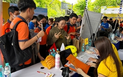 Sinh viên Đại học Hutech tìm hiểu cơ hội nghề nghiệp với doanh nghiệp