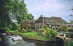 Cận cảnh ngôi làng cổ tích ngoài đời ở Hà Lan